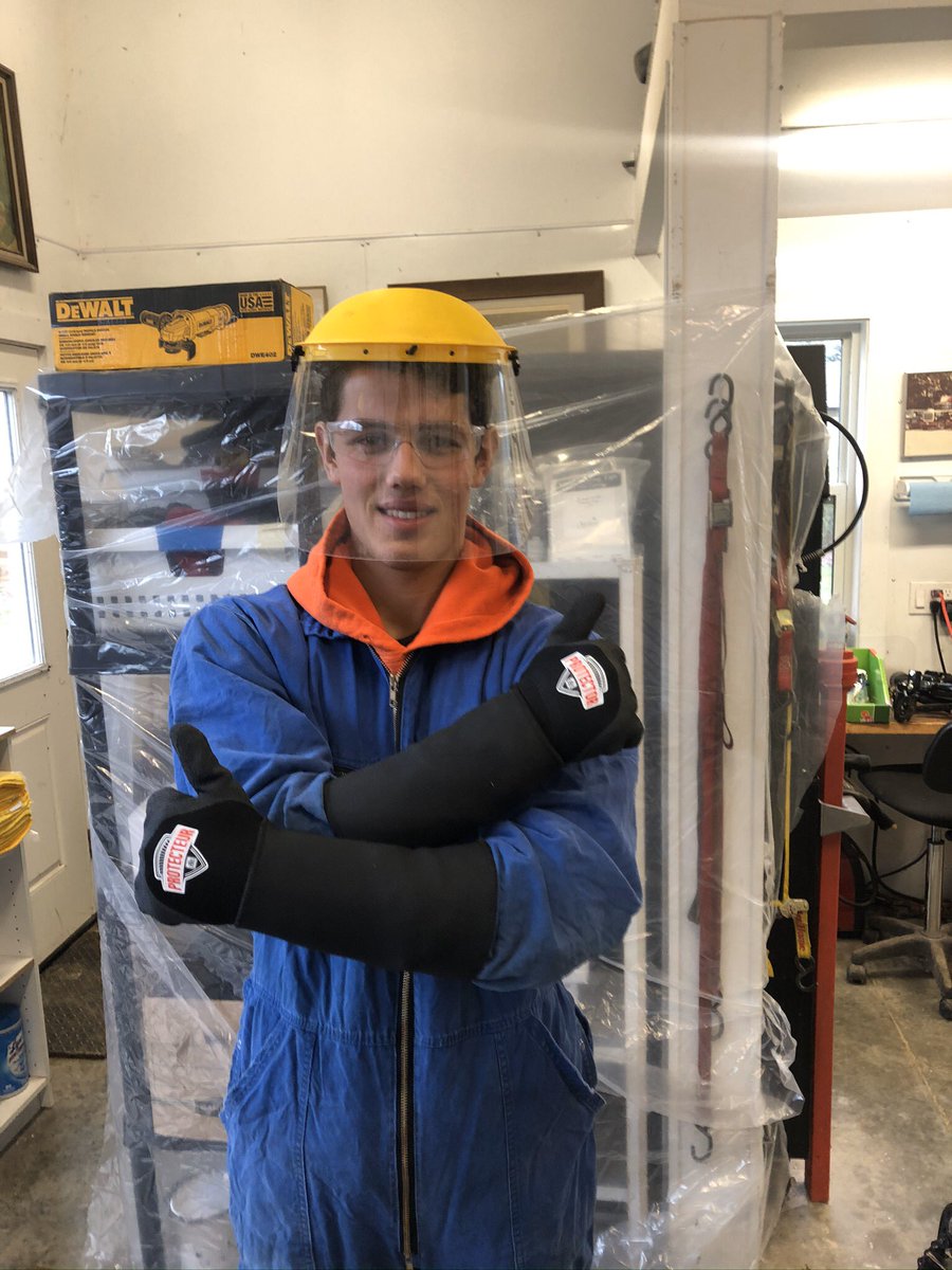 hooferman's tweet photo. Finished another hoof care course.  One my student with our safety gear, and a well done hoof trim on a front foot 
 Special thanks to Diamond Hoof Care for helping provide materials and products by Intra Care for my education program https://t.co/YvwnaatQzx
