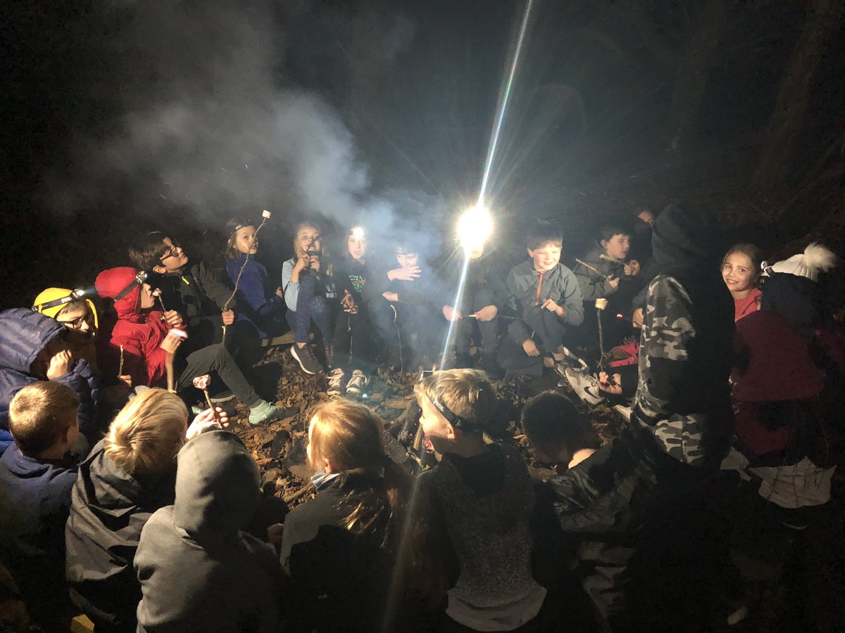 teamhowtown19's tweet photo. Team Fiennes and Bonington toasted marshmallows around the fire tonight 🔥🍢! #marshmallows #fire #campfire https://t.co/iUfuCmcHa1