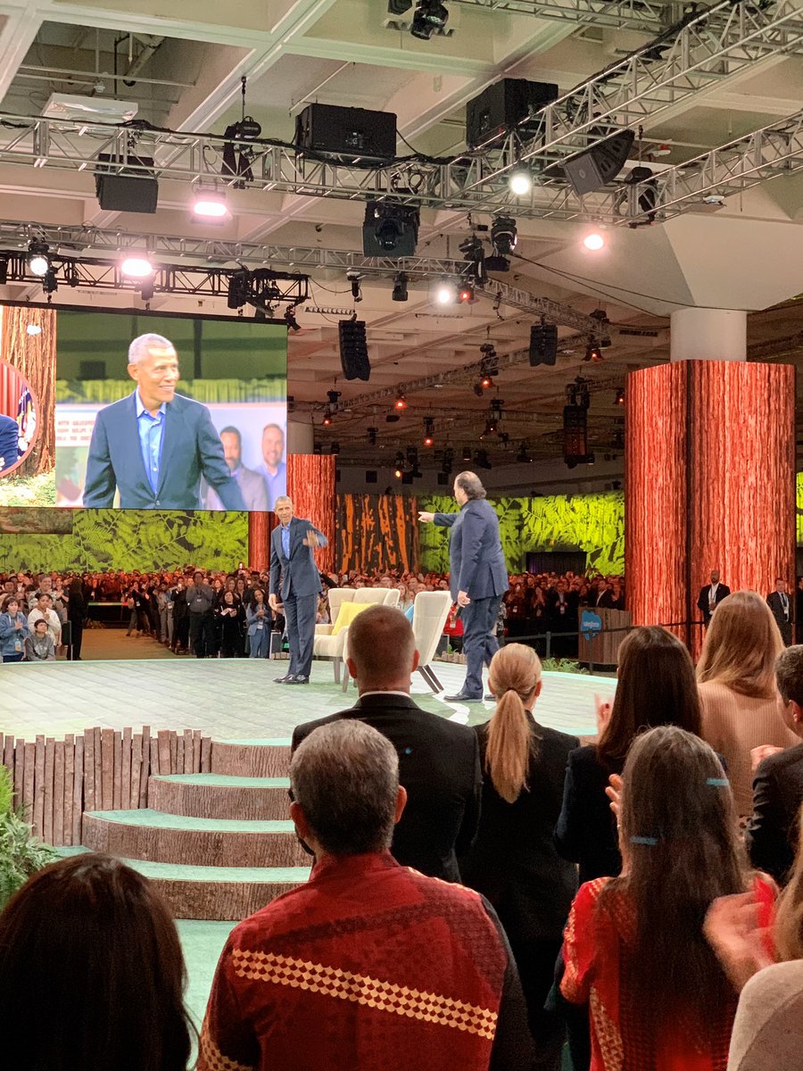 philippneuber's tweet photo. What an outstanding opportunity to listen to @BarackObama and @Benioff  about his mindset and thoughts about leadership. #df19 #dreamforce #barackobama #salesforce #leadership https://t.co/81X9x2u9AM