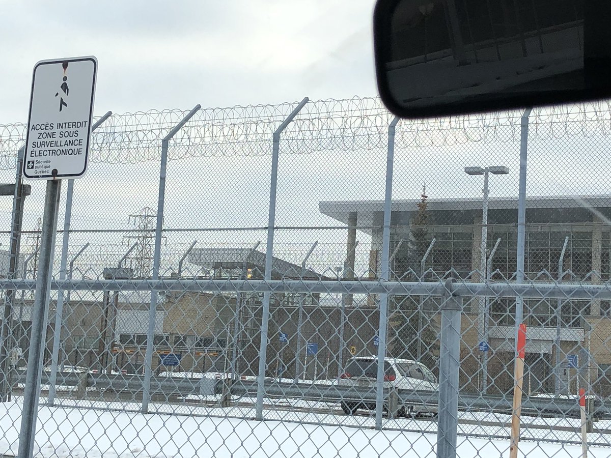 sonath13's tweet image. Qui voudrait voir un proche #accablé, #soucieux &amp;amp; pris dans les rouages d’un ‘sustem’ oligarchique... ?!y a-t-y une tite-#tune ou un ti-commentaire qui peut faire oublier la douleur ou la longue attente...?! #Laréalité #Jail #Lovyu #Contrôle