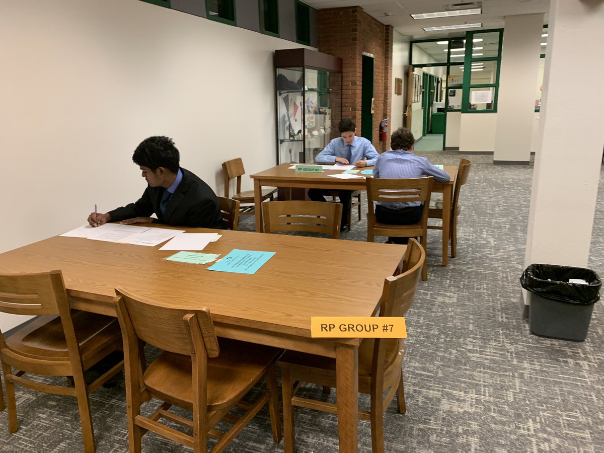 GBNDECA's tweet photo. GBN DECA would like to give a big thank you to all judges who volunteered for our mini-competition against Highland Park! This gave our new members a great opportunity to learn about how the real DECA process works and get practice in front of local businesspeople. 🔷🔷🔷 https://t.co/bmXaQKDbin
