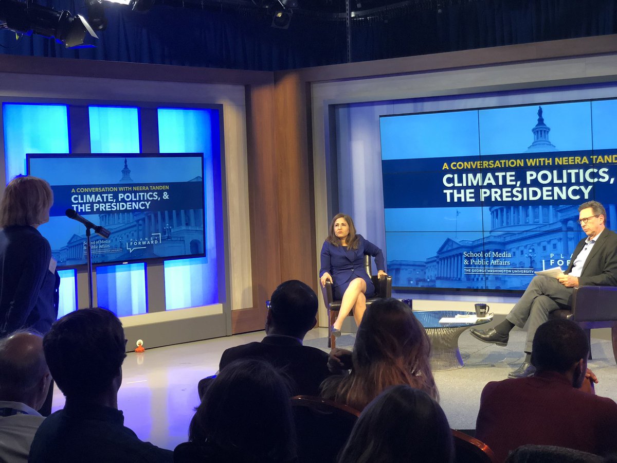 planet_forward's tweet photo. We’re ready for questions from the audience. We want to hear from you! #GWClimateChat https://t.co/4AAg5p30Av