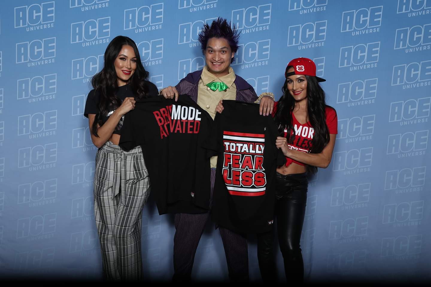 Happy birthday to the leaders of the Bella Army Nikki Bella and Brie Bella!    