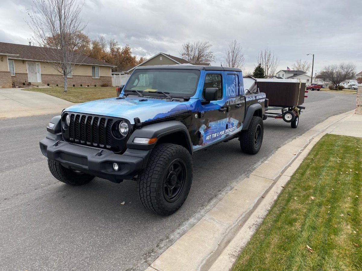 SpringUtah's tweet image. Barbi B. and family of Harrisville will be nice and warm in their new Hot Spring Rhythm regardless of whether the rumored snow arrives or not.

@HotSpringSpas  #DeliveryCrew #WinterReady #HotSpotCollection #Hydrotherapy #EveryDayMadeBetter