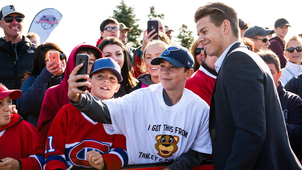 #TBT to red carpet selfies with <a href="/taikinajalka/">Jesperi Kotkaniemi</a> at #KraftHockeyville 2019 in Bathurst, NB! #LetsRally <a href="/NHL/">NHL</a> <a href="/NHLPA/">NHLPA</a>