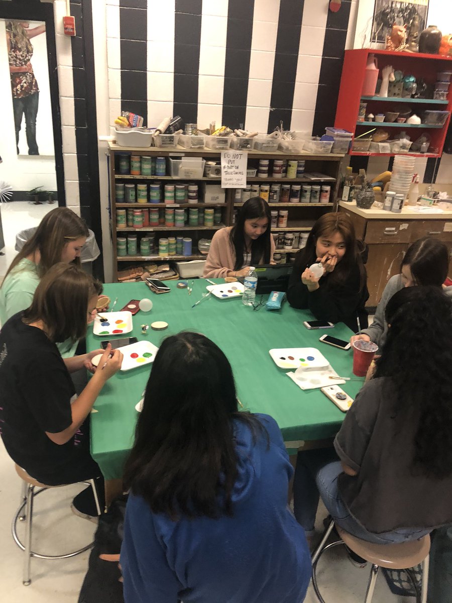 donna_karol's tweet photo. NAHS students building community this afternoon while working on painting ornaments for our annual fundraiser. Thanks for stopping by and supporting our SS @Cougar_Captain #FultonArtStrong https://t.co/QNftuxFhXo