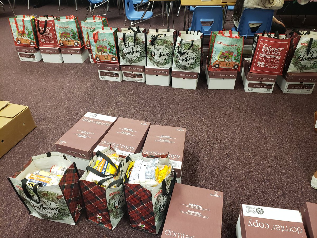 We are packing up the Thanksgiving dinners for our wonderful Custodial staff and EV families! Thank you to all the students and staff that made this possible! <a href="/GeorgetownISD/">Georgetown ISD</a> <a href="/EastViewHS/">East View HS</a>