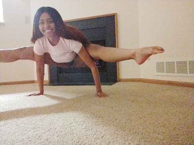 Trying to recreate @Spinninshaex cover photo 😂 https://t.co/ZYE2Qpd0WQ<a class="tags" target="_blank" title="On Twitter" href="/?out=eyJ0eXAiOiJKV1QiLCJhbGciOiJIUzUxMiJ9.eyJpYXQiOjE3MjE4NzE5MDEsImlzcyI6InR3cG9ybnN0YXJzLmNvbSIsIm5iZiI6MTcyMTg3MTkwMSwiZXhwIjoxNzUzNDA3OTAxLCJyZWRpcmVjdF91cmwiOiJodHRwczovL3R3aXR0ZXIuY29tL1NwaW5uaW5zaGFleCJ9.Nl66mfVGoyY_XZSzsL8Qy6ktwjuGnPtc55hIGDwGwhyhYcUb7bzdTCgnANYpEqwaPdoHrwPoaF6-R2sSM4tQDg">@Spinninshaex</a><a href="/tag/mvsales"class="tags"><span>#mvsales</span></a>