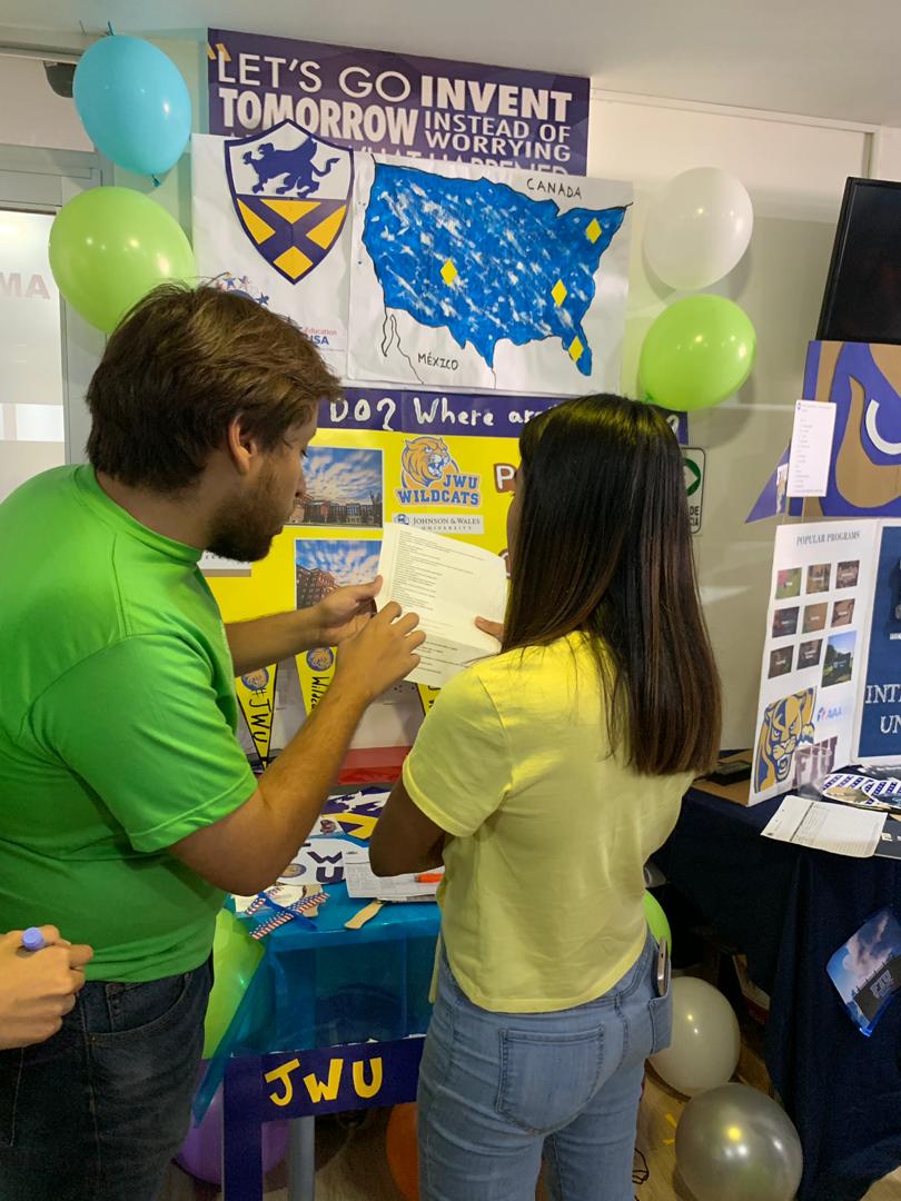 En <a href="/cevacarabobo/">Centro Venezolano Americano de Carabobo</a> seguimos celebrando la semana de la educación internacional #TomaLaIniciativa que aún falta un día #Visítanos <a href="/educationusa/">EducationUSA</a> <a href="/CollegeWeekLive/">CollegeWeekLive</a>