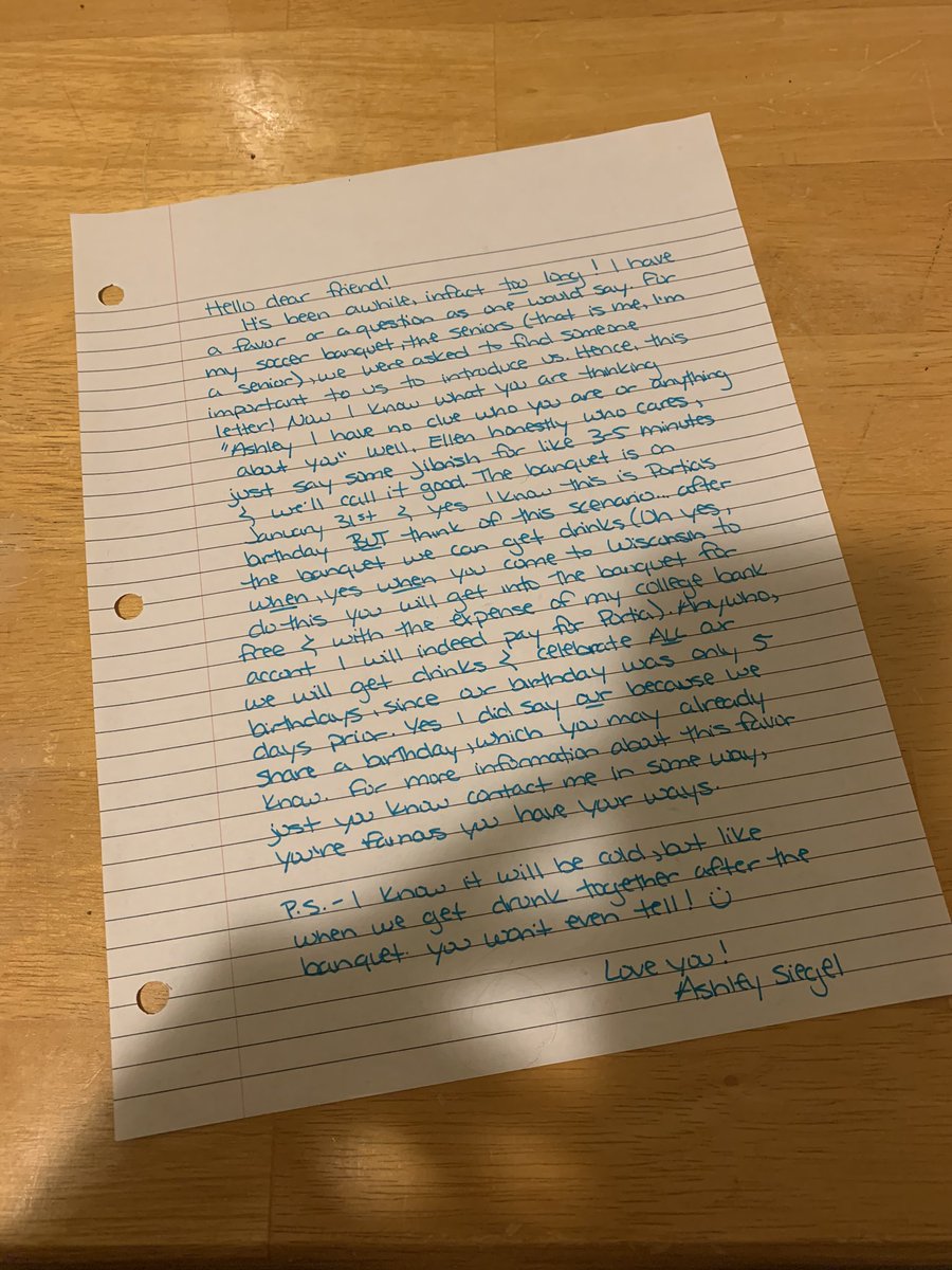 aroxvm10's tweet photo. Hello @TheEllenShow if you could read this letter and get back to me it’s really Important! Also I’m sorry my Ellen phone case is cover some of the letter, but what are you going to do 🤷🏼‍♀️ https://t.co/7u5BnVwVFV