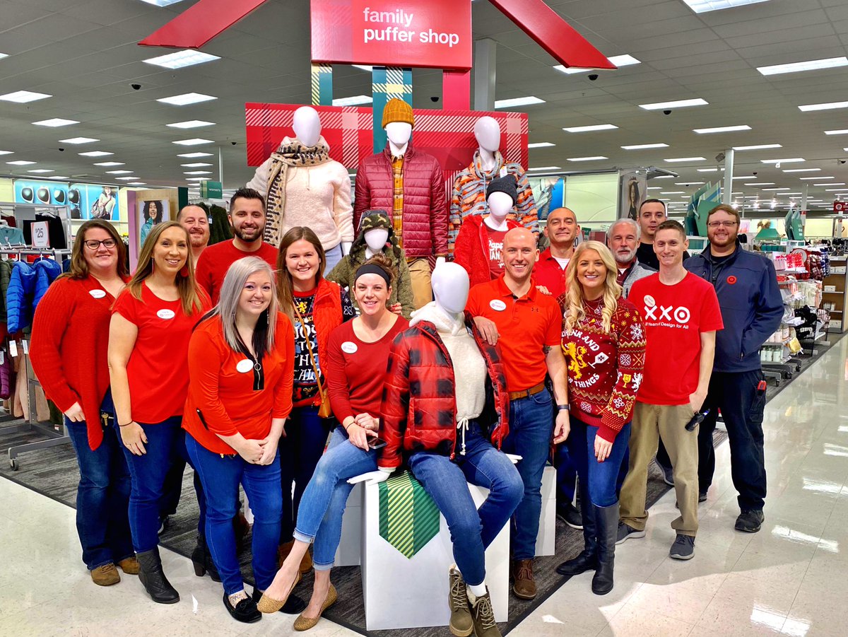 What happens when a team takes business ownership to the next level? They take the top sales comps in the district! T2851 delivers a gorgeous store, great instocks &amp; unbeatable service, their guests even told us so!Watch out Q4, they are all in! @I_Tob26 @bretthumbert <a href="/MJLloyd08/">Meg Lloyd</a>