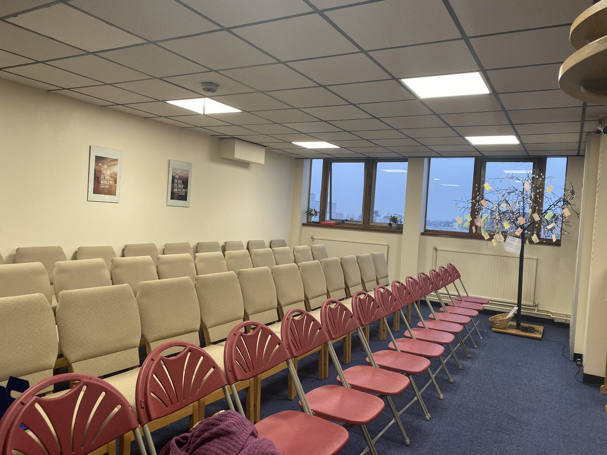 swbchaplaincy's tweet photo. Great to have @HSBC_UK Operational Accounting from Birmingham Head office here @SWBHnhs transforming our chapel @swbchaplaincy @SWBHCharity #communitymatters #diysos https://t.co/TS7ZdZMGoo