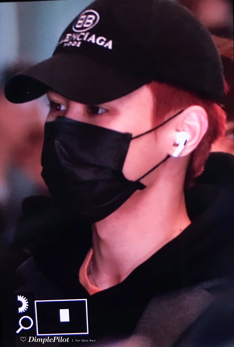 DimplePilot's tweet image. 💰191122 ICN 출발

“换发色啦！”

#KUN #QIANKUN #钱锟 #쿤
 #WayV