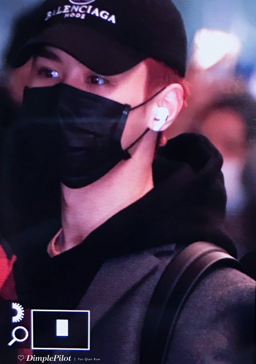 DimplePilot's tweet image. 💰191122 ICN 출발

“换发色啦！”

#KUN #QIANKUN #钱锟 #쿤
 #WayV