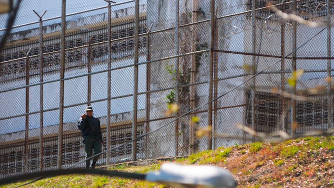 Dgcim habría trasladado a cinco presos políticos de Ramo Verde con rumbo desconocido bit.ly/35p8SoU