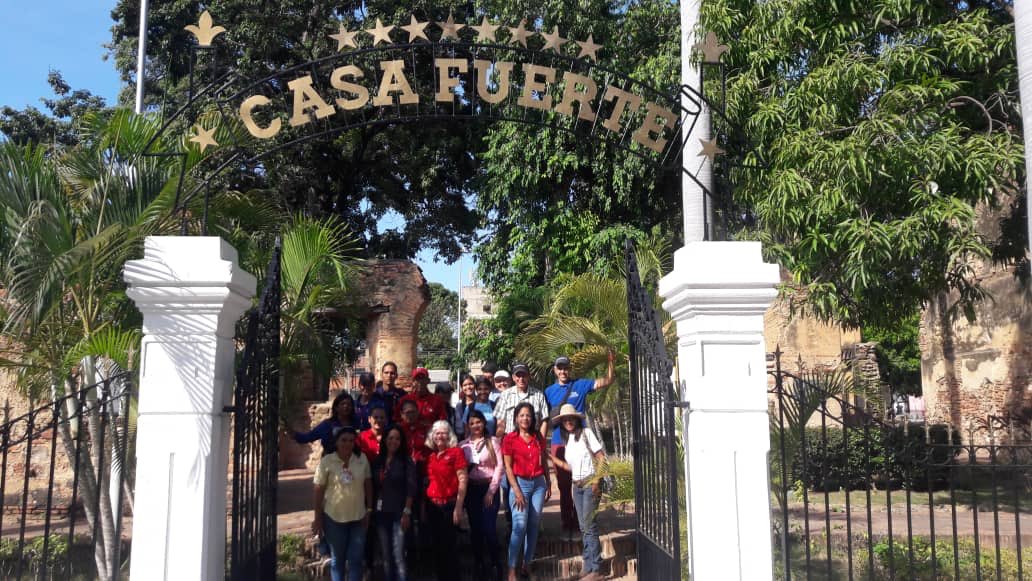 baer_ve's tweet photo. #InfoBAER | #21Nov Trabajadores de @BAERVenezuela en @Aeropuertobna de Barcelona visitaron el monumento histórico nacional Casa Fuerte, lugar decretado por el Libertador Simón Bolívar en 1817 ¡Historia, tradición y cultura revolucionaria! #EstudiantesPorLaPaz https://t.co/cX00qNjRos