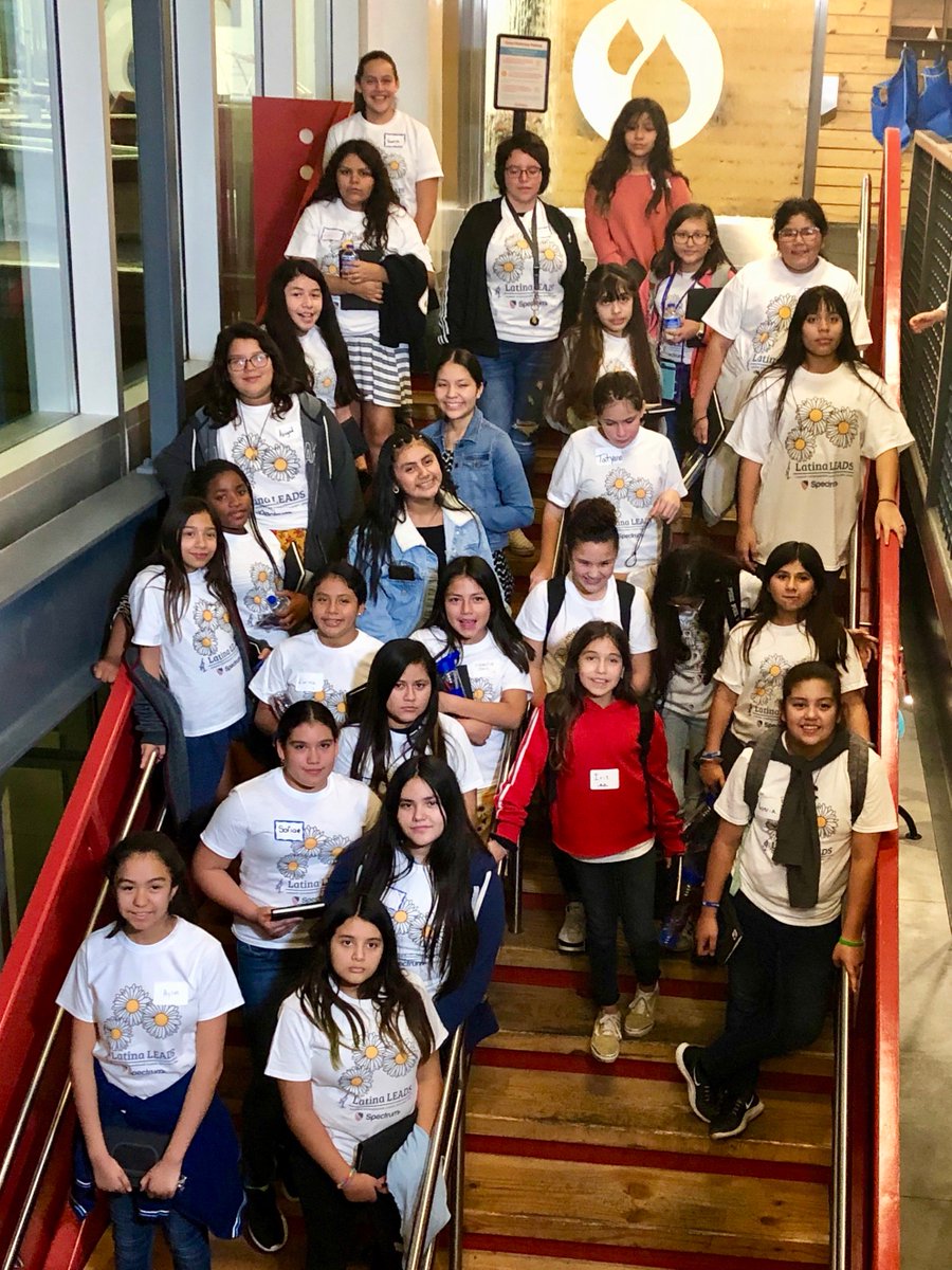 Thank you <a href="/_SpectrumJobs/">Spectrum Jobs</a> and <a href="/LonghornLULAC/">Longhorn LULAC</a> for helping us make our first #LatinaLEADS graduation so special and being role models for the next generation of Latina STEAM leaders! #LULACPrograms @AustinLnesc <a href="/Latinitas/">Latinitas</a> <a href="/LivelyFalcons/">Lively Falcons</a>