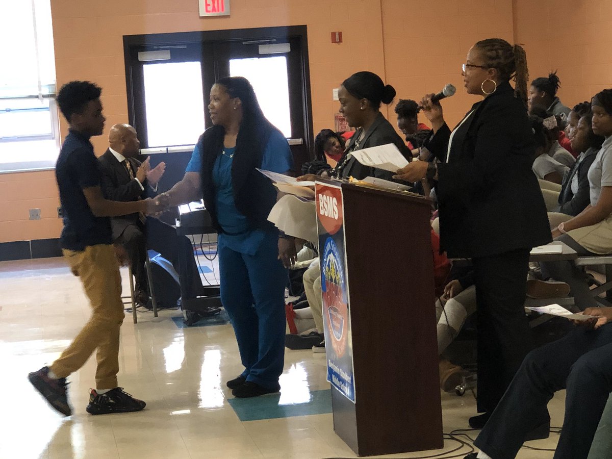 PRINCIPAL_KMS's tweet image. Congratulations to my 7th grade students. We awarded 106 Honor Roll recipients 8 Principal Honor Roll recipients today. You are truly setting the tone.  A Special Thanks to all of my supportive parents and to the MOST dedicated team of teachers in the world.  #7thgraderocks