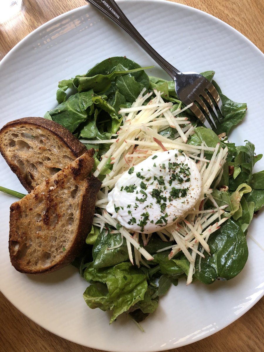 DeRushaEats's tweet photo. Had a nice visit at @CheeseLouiseMN in Linden Hills - cute space, tasty grilled cheese and tomato soup. Excellent house salad too. Anyone dipped their cheese in syrup before? It’s kinda cool - French toast-like. https://t.co/eESes4FjSt