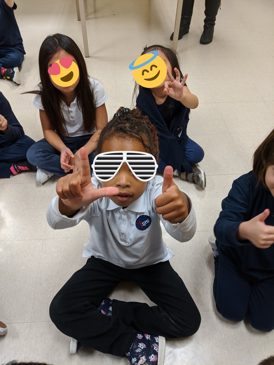 NGMBowen's tweet photo. These little 'kindies' showed me numbers in different ways! So creative with their fingers. On their way to mastering number conservation! @hwcdsbmathk8 @stjpces #fdk #theylovemath https://t.co/M96UBbd1ap