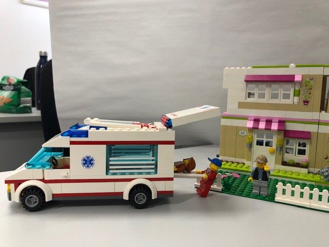 SwanHillHealth's tweet photo. Cyril wishing Jan well on her way to hospital. Hoping for a great consumer experience!  HappyorNot! @RhondaTony  #consumervoice #loddonmalleehealthnetwork https://t.co/dhqvBtQ0N0