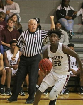 tuscaloosanews's tweet photo. SPORTING LIFE: Luke Hallmark will be inducted into Alabama High School Sports Hall of Fame
https://t.co/T96kovpmHB https://t.co/If6K8BdK2g