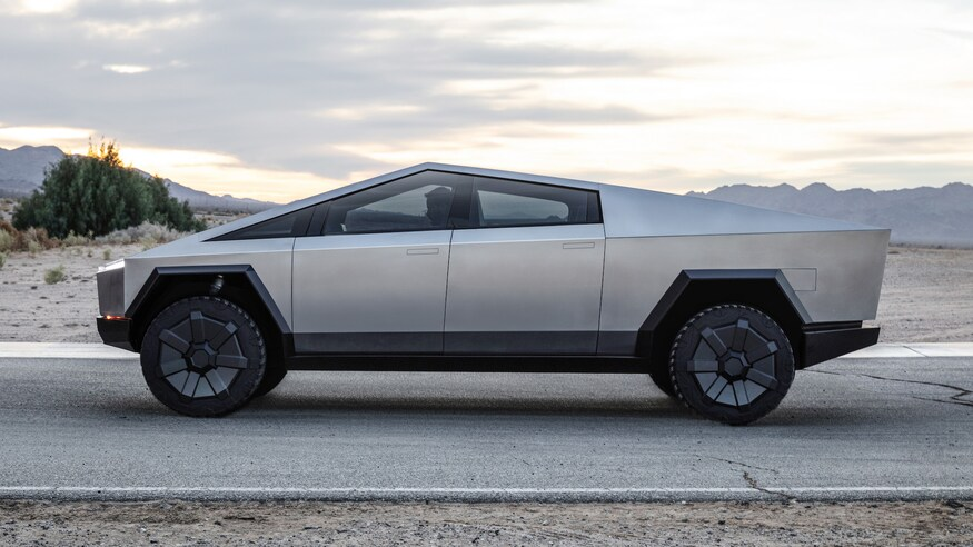 Aelpheris's tweet photo. When a DeLorean and an El Camino love each other very much... #Cybertruck https://t.co/ZWO3N6gpBA