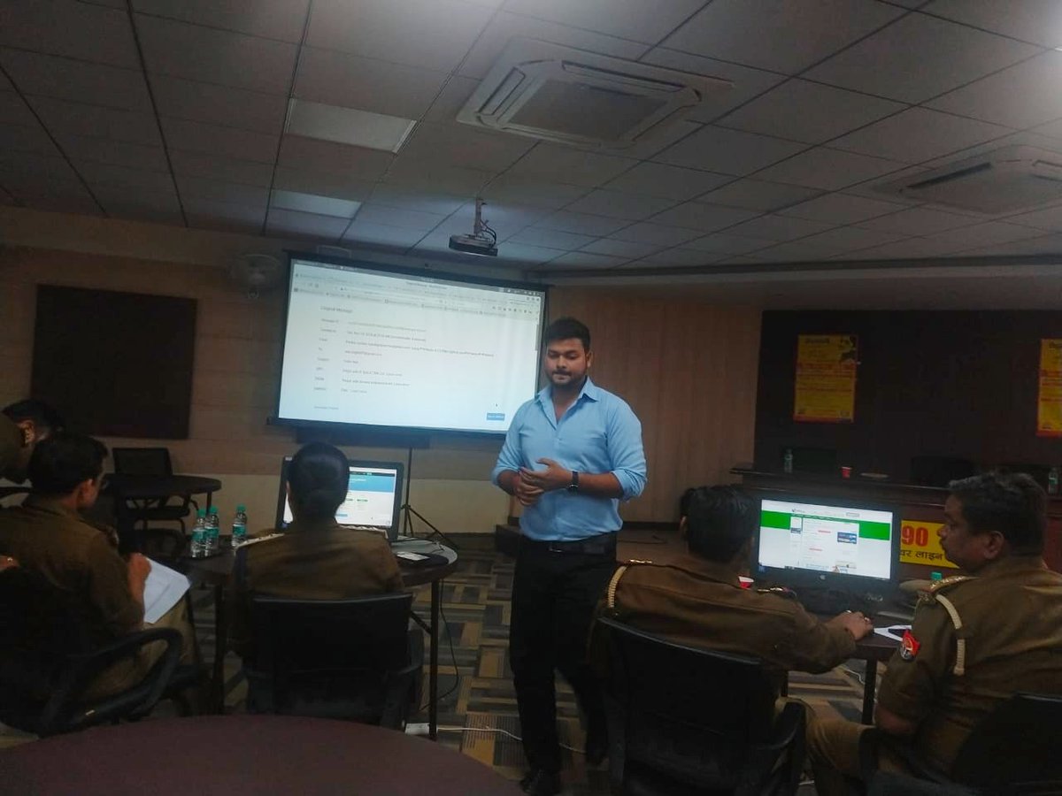 _praveensingh__'s tweet photo. Training to Cyber Police Officers from Special Cyber Cell, Women power line 1090 UP Police on 'Social media frauds,Open source intelligence and investigation using OSINT and Forensics', at 1090WPL, Lucknow. #forensics #Investigation Thanks to @CyberDubey sir .
#root64foundation https://t.co/jzOd4OiVN6
