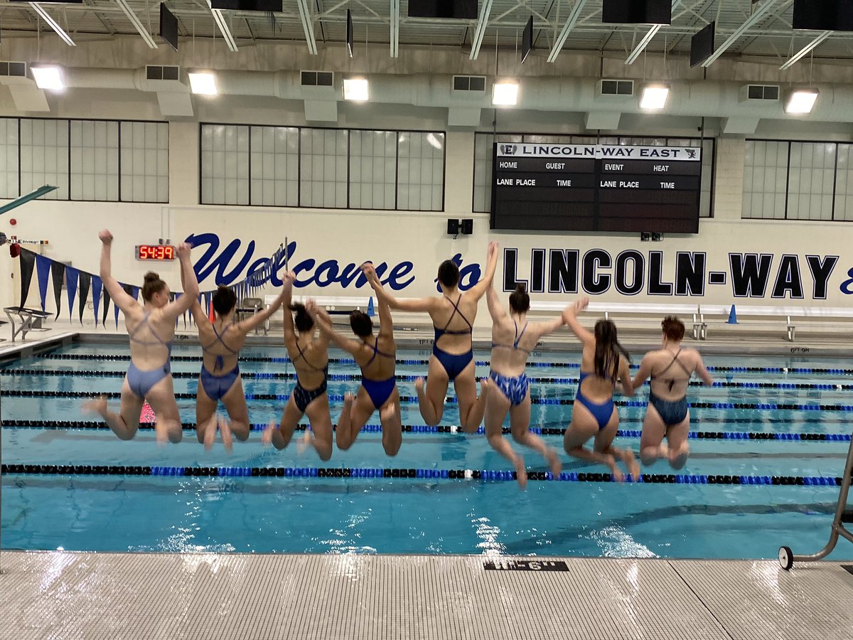 LWEgirlsswim's tweet photo. It wouldn’t be the Eve of the IHSA State Meet without the Annual Jumping picture!  Let do this EAST! 💙🦗💙🏊🏼‍♀️💙🦗💙 https://t.co/W8SnjDko0s