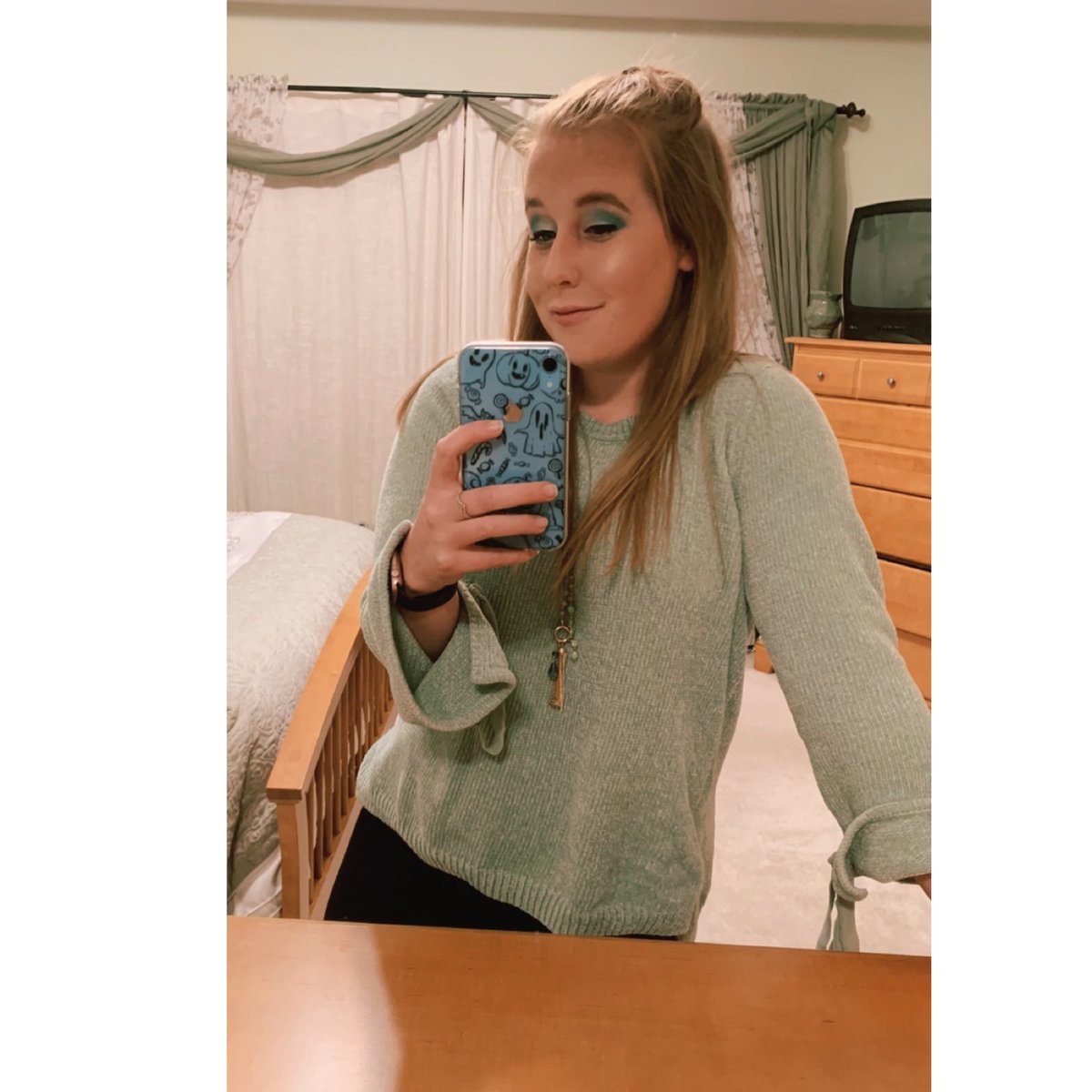 Hi, how are ya? <a href="/shanedawson/">Shane Dawson</a> and <a href="/JeffreeStar/">Jeffree Star</a>  outdid themselves 👁❤️