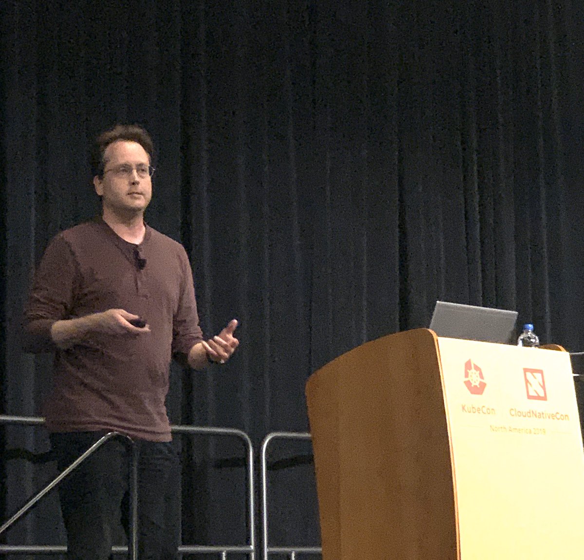 JSchroedl's tweet photo. On stage at #KubeCon, @tapbluedata and @joel_k_baxter drill down into KubeDirector, for deploying complex stateful apps w/ persistent storage on #K8s https://t.co/Kkhr609hK5