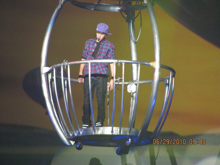 PaytonFlom's tweet photo. Looking at old pictures from concerts I’ve been to and found these ones of @justinbieber. I am still proud to say that this was the highlight of my decade https://t.co/E0mcMKWdbh