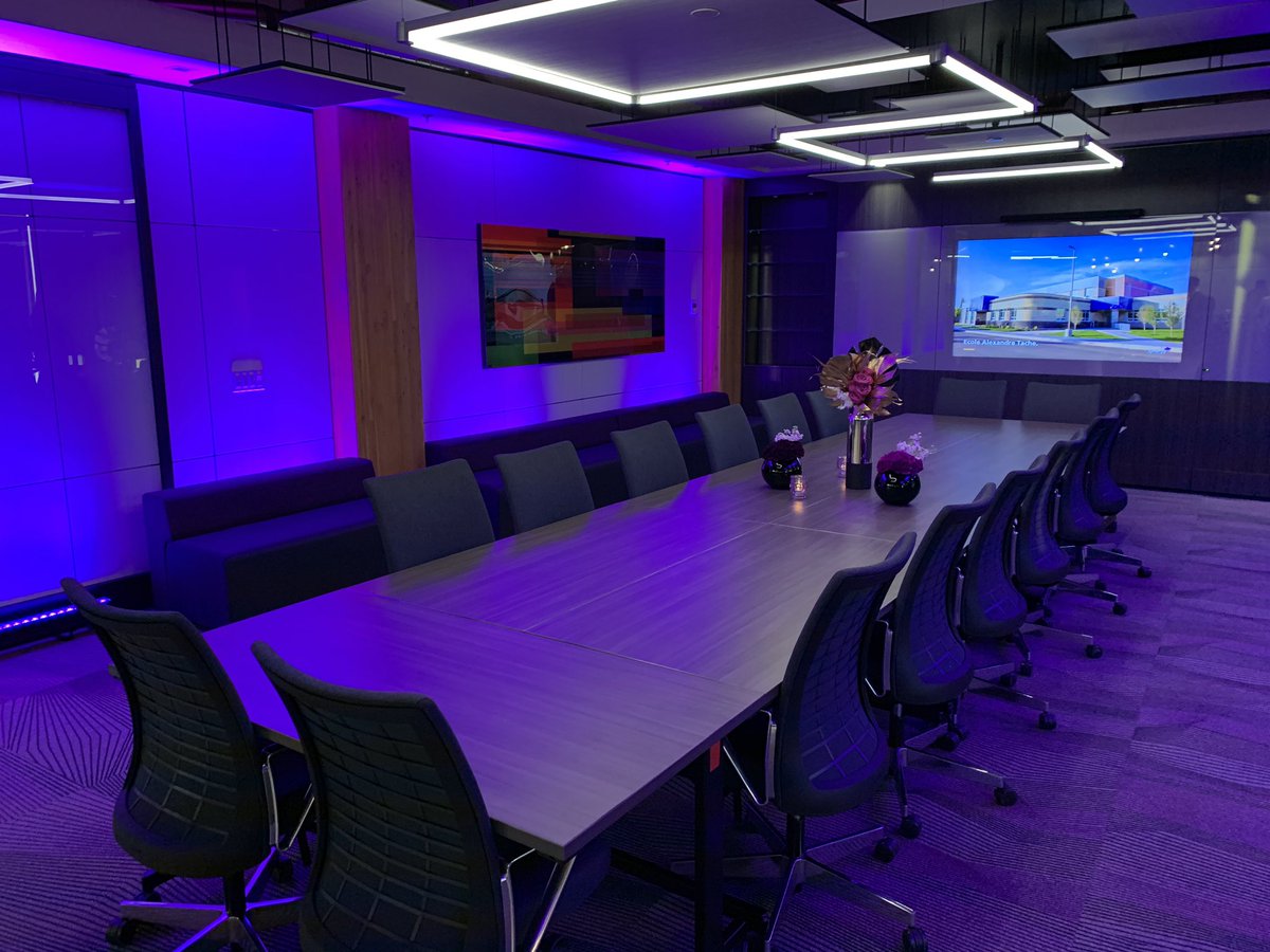 jenniferwarawa's tweet photo. Congratulations to Synergy Group of Companies and our @DIRTT partner @InnerspacesInc on the grand opening of your beautiful new space in #Edmonton. Thrilled I could be part of your event! #DIRTT #BuildBetter https://t.co/MtF6anIbhL