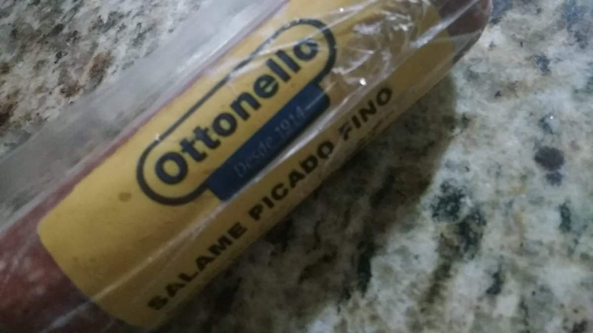 Holis <a href="/OttonelloUy/">Ottonello</a>
¿Hoy ya te dije que te amamos?