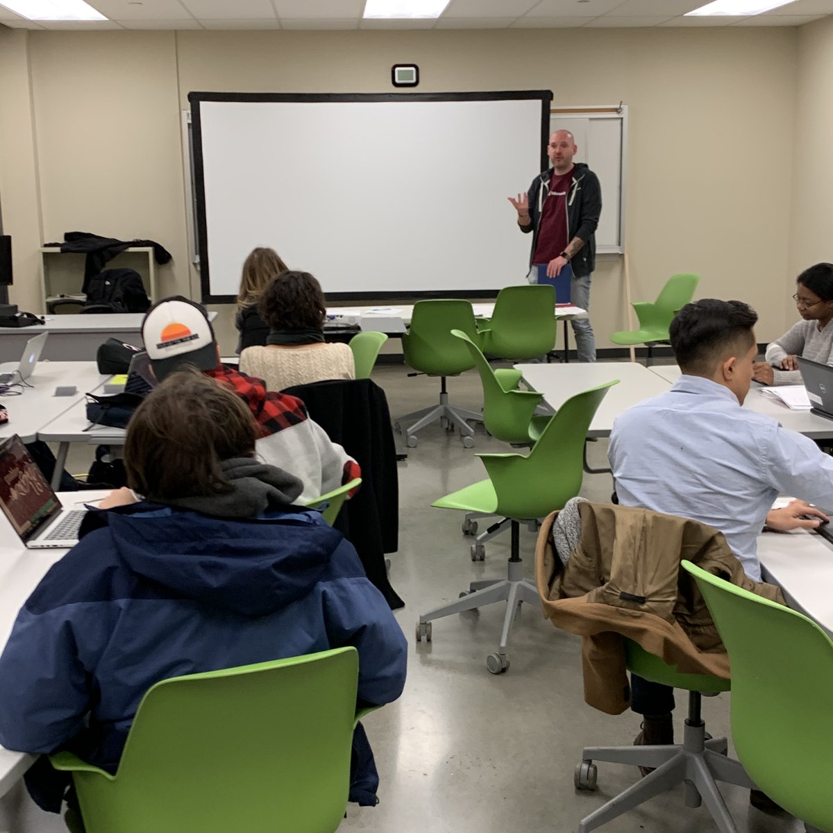 AlbanyCanCode's tweet photo. New #AlbanyCanCode record set this week!!!
— THREE NIGHTS IN A ROW — @Microsoft‘s Eric Woodruff sets a new record inspiring and mentoring in class discussing non-traditional pathways for developing #techskills!
#hudsonvalleycancode
#saratogacancode
#nycancode
#nyjobs https://t.co/XxaXyxCObA