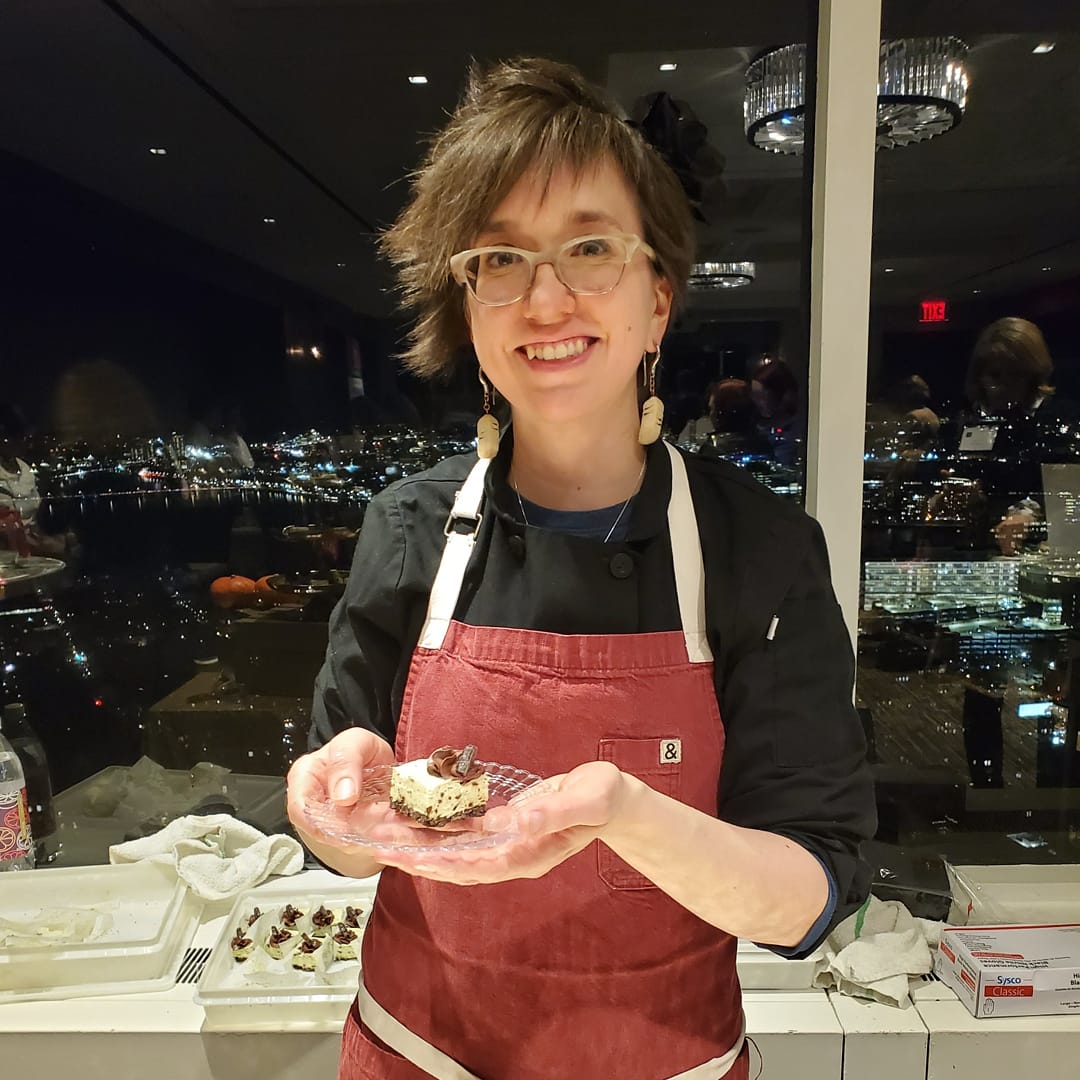 GirlScoutsEMass's tweet photo. Chefs stepping it up for #CookiesAndCocktails! @TheUMassClub @magnoliabakery @Poes_Kitchen @OakandRowan @KHolowchik https://t.co/L8AWkL74rh