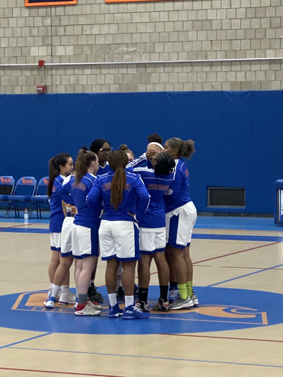 CUNYKCCPRES's tweet image. Went to gym tonight.. and by went I mean I sat in the bleachers cheering on our @KCCWAVE women’s and men’s team as they faced off against @BCCcuny.