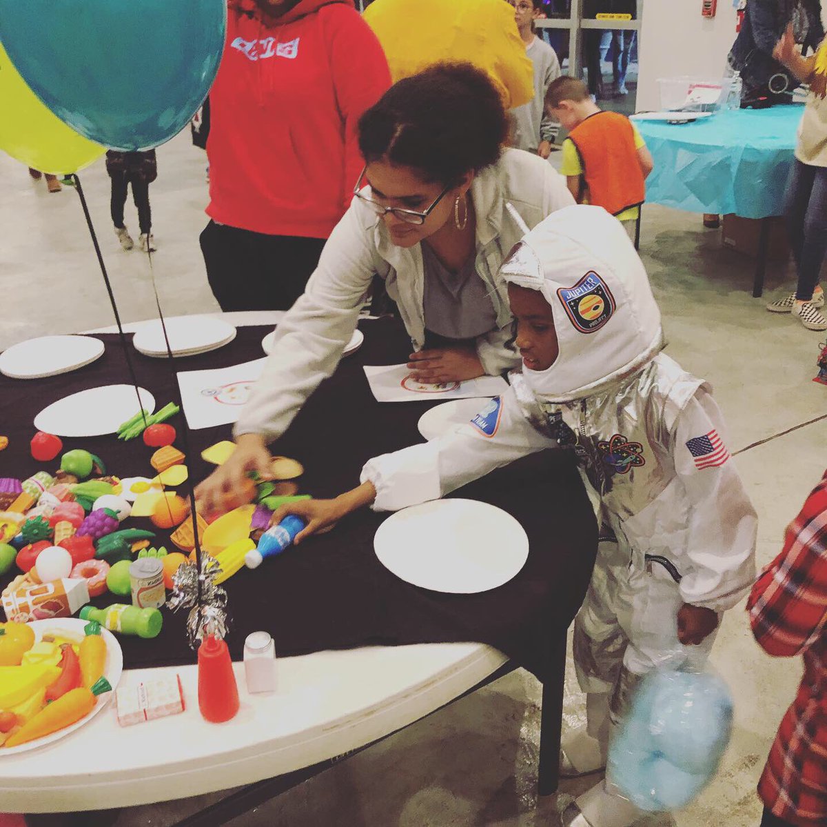 Mrs. Tench tweet media