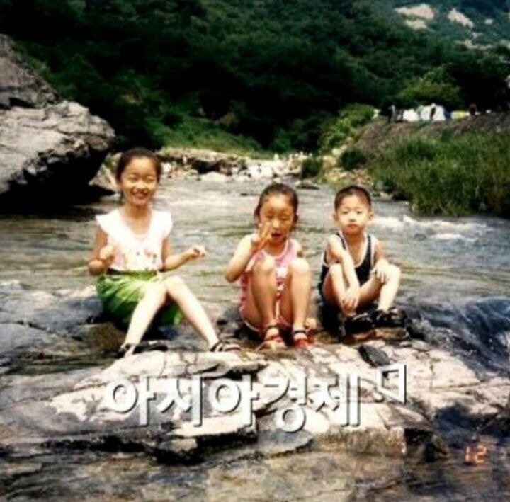 summersoceans's tweet photo. sometimes we forget this big hyung is actually a maknae in his family ~ now you’re home please enjoy your time with your family!! istirahat yang cukup, makan yang banyak, manja-manjaan sama kakak sama ayah bundanya juga! 

your happiness is all that matters to us ♡ https://t.co/BFkywmuxX0