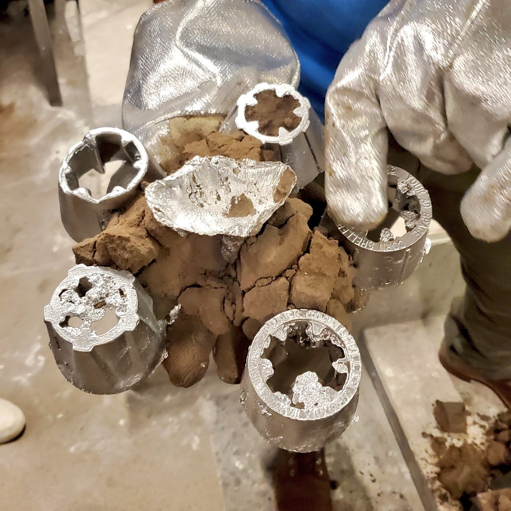 Noor Titan tweet media