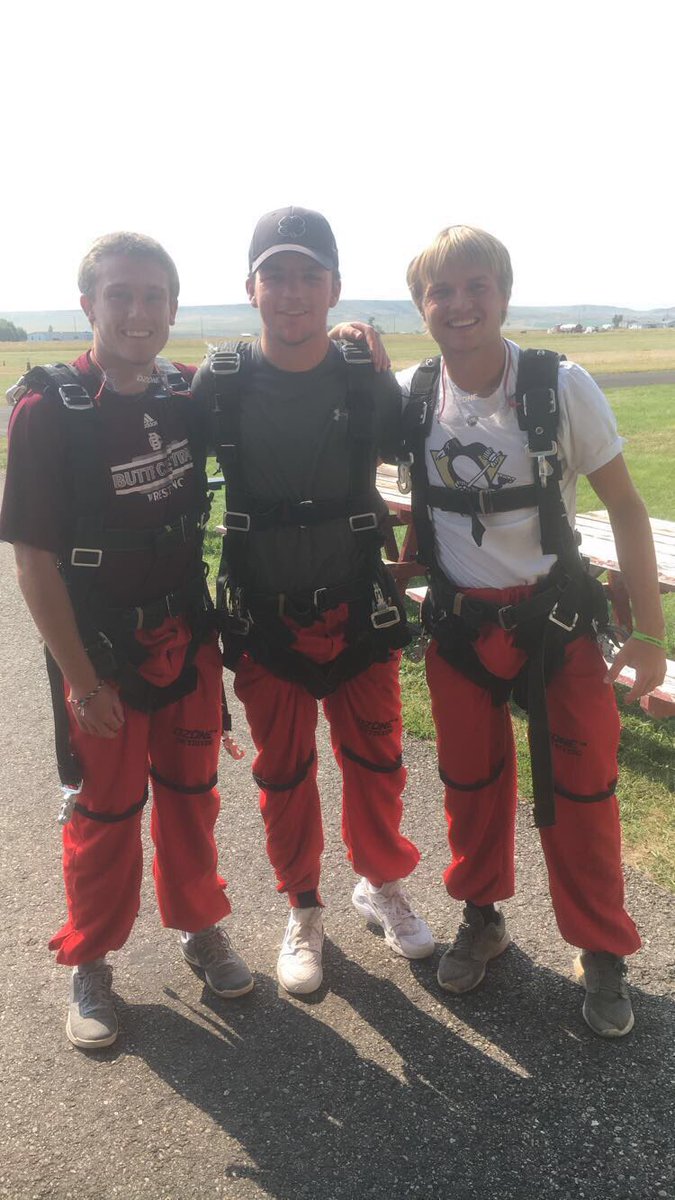 rbagley27's tweet photo. @CameronCmj44 happy late b-day cam daddy! Hope it’s a good one brar!😎🍻 https://t.co/5CCejl62A3