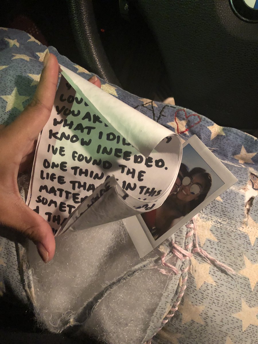 EmeryAlana's tweet photo. So I have this really old pillow that keeps ripping but I just dont wanna get rid of it so I ask my boyfriend to stitch it back together everytime it rips and today while cleaning my car i noticed it ripped again so I picked it up and found this note that he stuffed in it😭❤️ https://t.co/yqGcbqRhO7