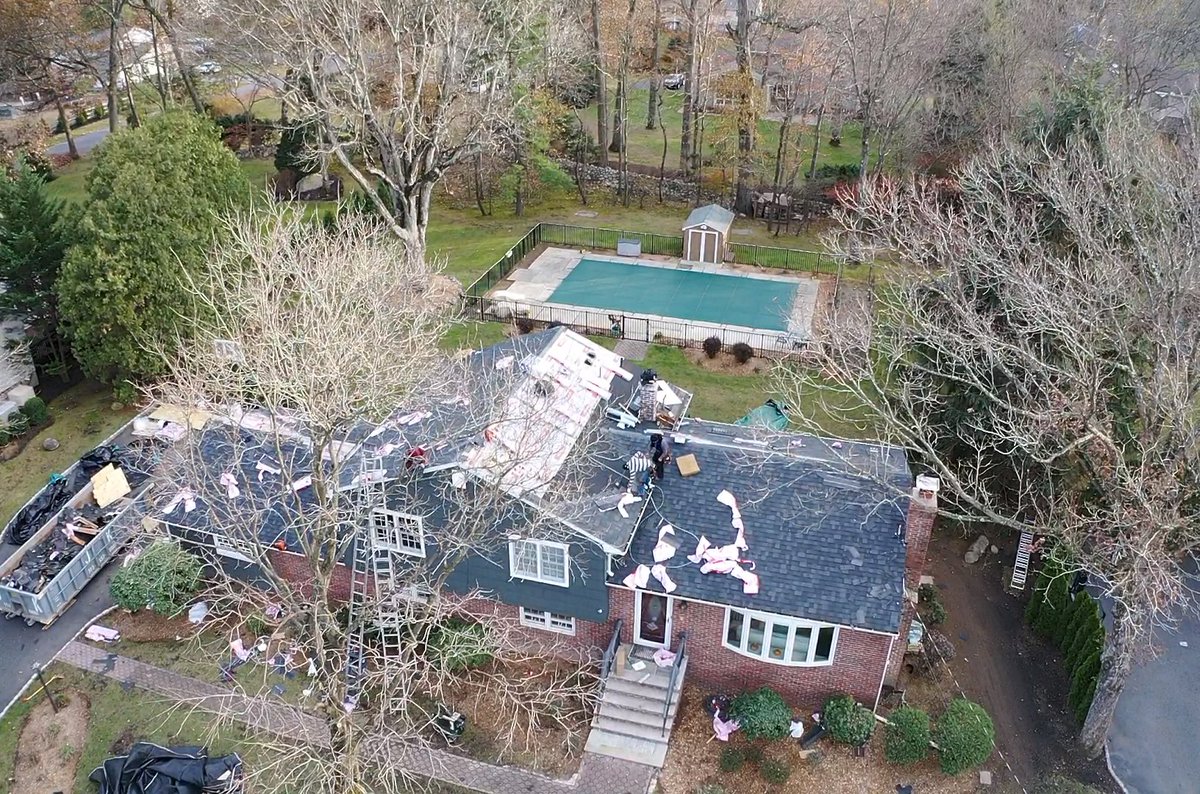 CarlsonBrothers's tweet photo. Awesome view of the crew installing #owenscorning Oakridge Onyx Black shingles! Reach out today @ https://t.co/Y5yM5FfU5s for a free estimate! #drone #roof #roofers #bergencounty #familyowned https://t.co/8LJvyjI0xq