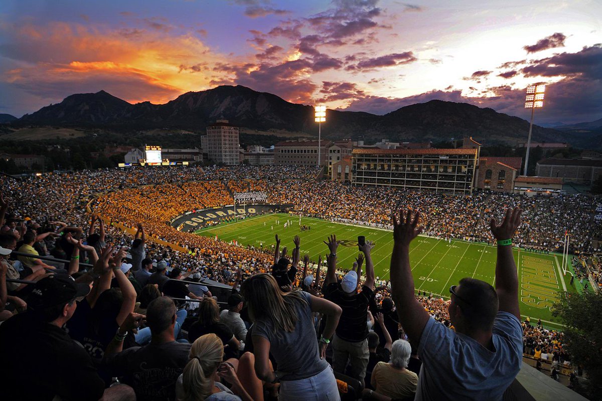 UFaaiu's tweet photo. After a great conversation with @CoachCKap I am extremely excited to announce I have received an offer to play in the Pac 12 at The University Of Colorado 🐃🐃🐃 #GOBUFFS https://t.co/qgHLenm47i
