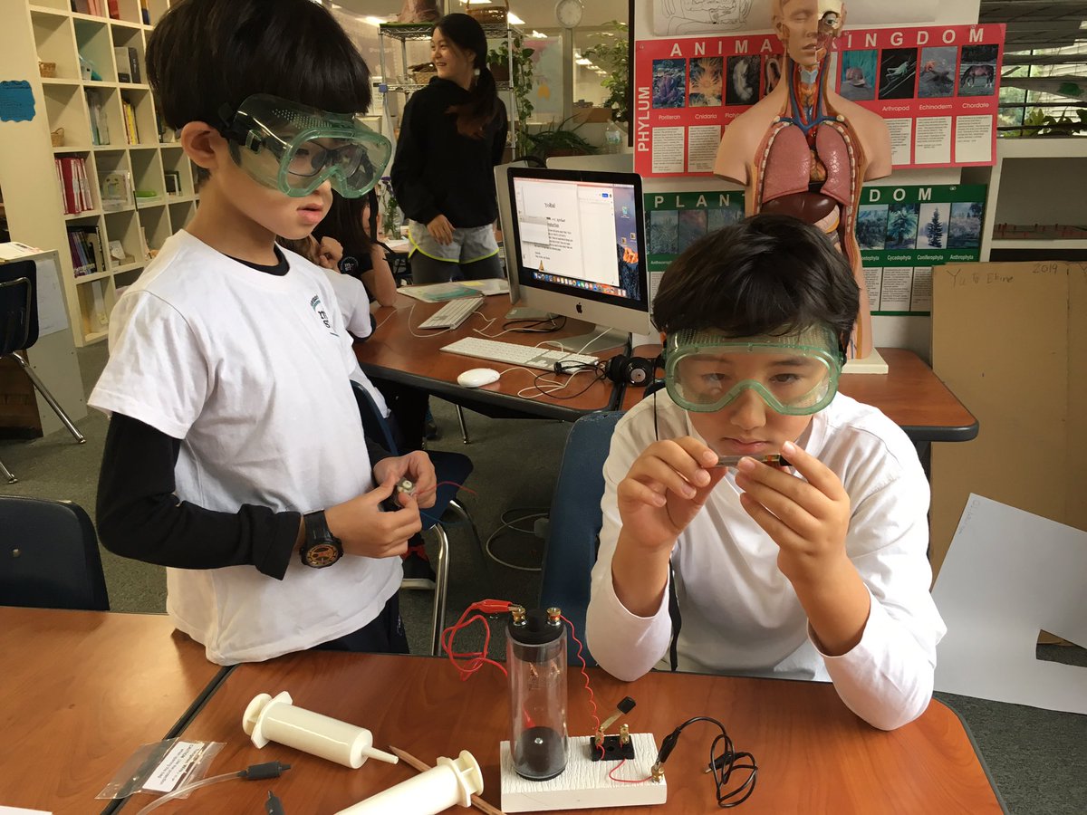MSTokyoWillow's tweet photo. Making a homemade light bulb #MSTElementary #MSTscience #MSTconcentration https://t.co/m2OBOPY2rr