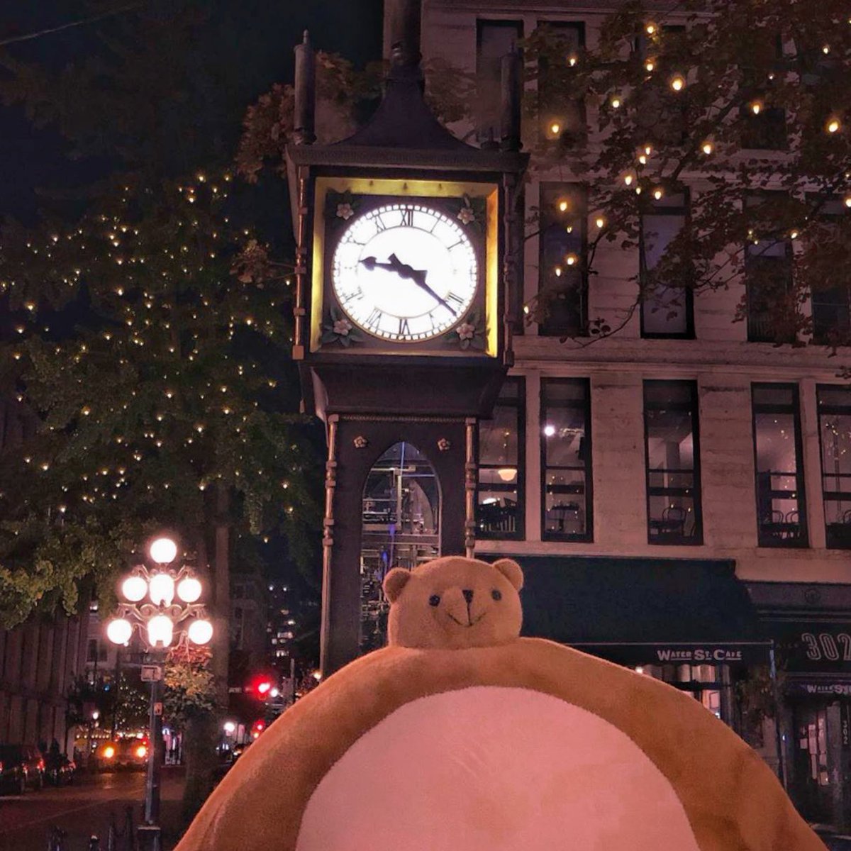 Pip is posing in front of what she thinks is Big Ben. ⁣ ⁣ Truth is, she thought the legendary clock looked bigger in photos. Maybe she’s just getting taller. ⁣ ⁣ Thank you @sunshinebaeby!⁣ ⁣ #London #BigBen #PipTheBear #THK #tinyheadsbighearts #plush #toys #cutecharacter