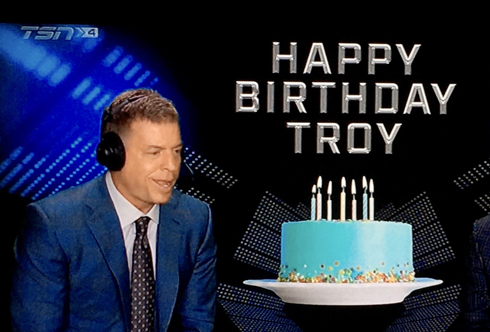 Happy Birthday Troy Aikman.       