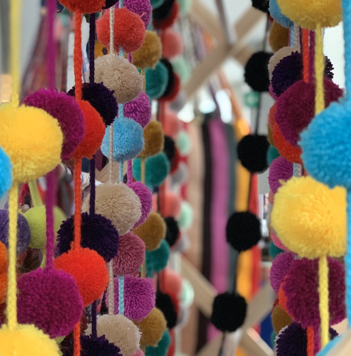 Tiras de pompones. Puro Color 🌈 • http://www.koloreartesanal.com • #color #alegria #decoration #home #kids
