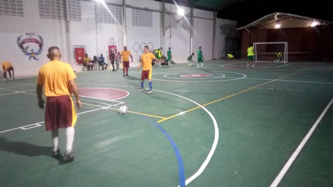 Codenacopu1's tweet photo. En minutos comenzará el encuentro de fútbol sala entre nuevas Esparta y delta amacuro

#ZonalesContadores
@FccpvOficial https://t.co/EL6bJLoj8O