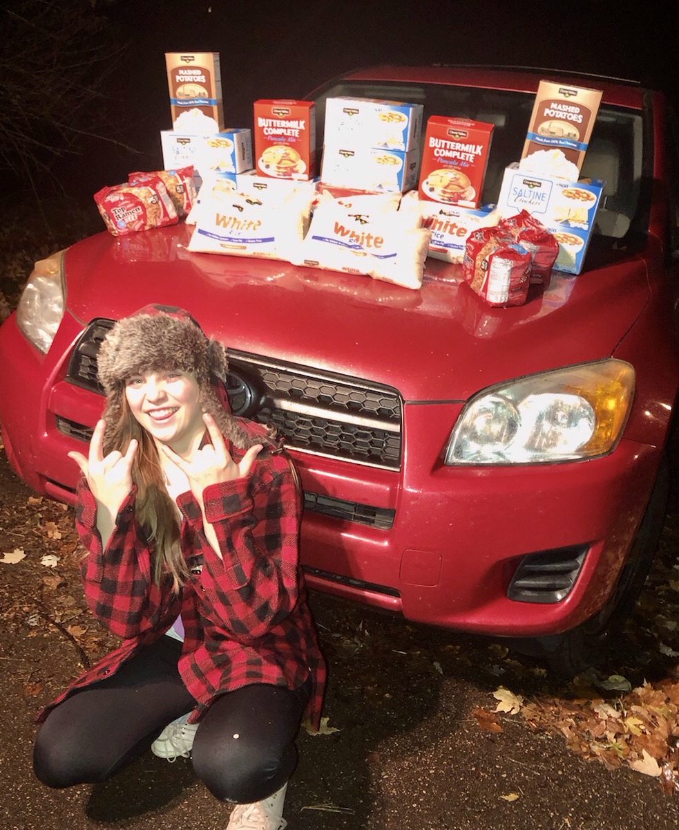 FoodDrive2019's tweet photo. 692 for 6th! https://t.co/VHfi8AW3TX